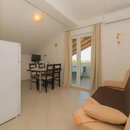 In With Pool Access, Terrace, Air Conditioning, Wi-fi, 3548-1 Apartmán