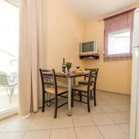 In With Pool Access, Terrace, Air Conditioning, Wi-fi, 3548-1 *