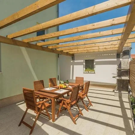 In With Pool Access, Terrace, Air Conditioning, Wi-fi, 3548-1 Apartmán