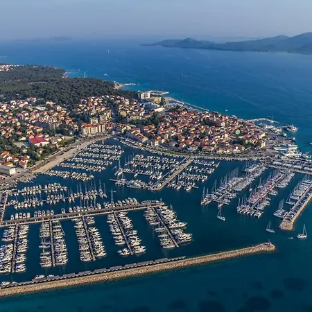 In With Pool Access, Terrace, Air Conditioning, Wi-fi, 3548-1