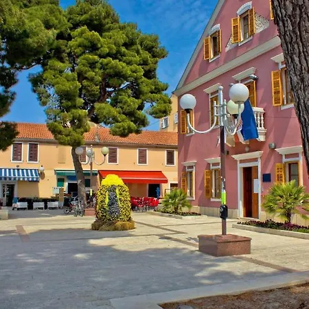 Apartmán In With Pool Access, Terrace, Air Conditioning, Wi-fi, 3548-1 Pakoštane