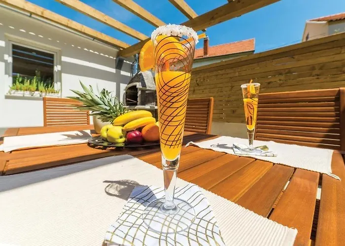 In With Pool Access, Terrace, Air Conditioning, Wi-fi, 3548-1 Apartman