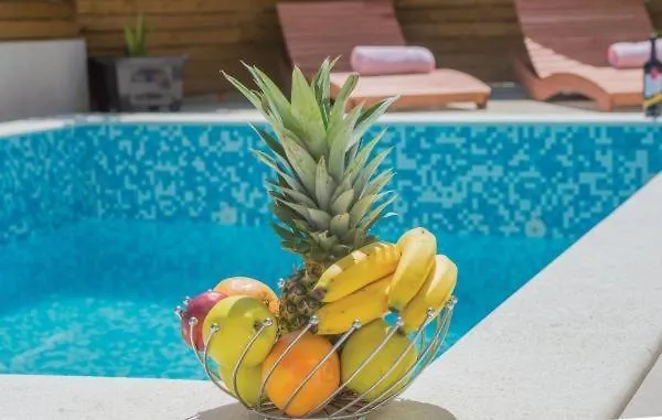 In With Pool Access, Terrace, Air Conditioning, Wi-fi, 3548-1 Pakoštane