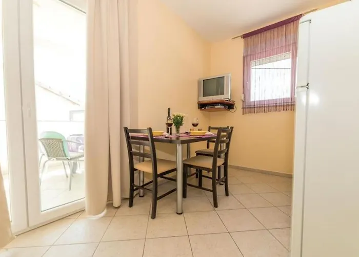 In With Pool Access, Terrace, Air Conditioning, Wi-fi, 3548-1 *