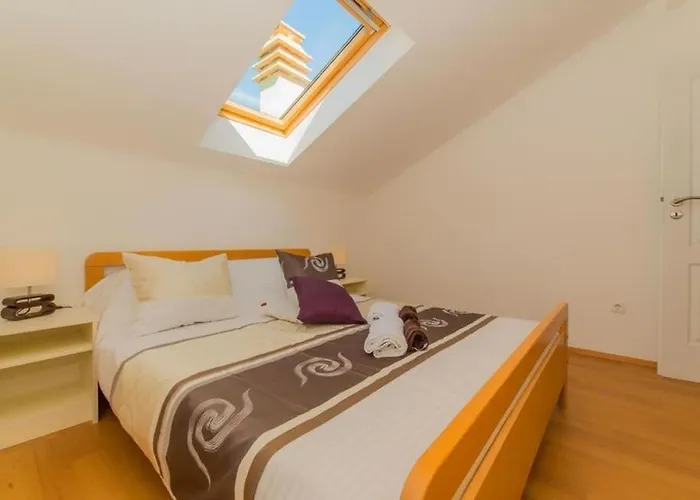 Apartman In With Pool Access, Terrace, Air Conditioning, Wi-fi, 3548-1 *