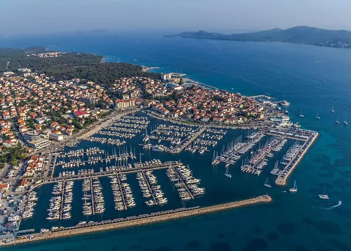 In With Pool Access, Terrace, Air Conditioning, Wi-fi, 3548-1